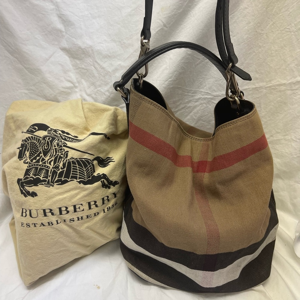 Burberry Ashby Black Leather Bucket Handbag with Zipper Pouch and Dust Bag